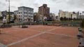 早朝は静かな運河景