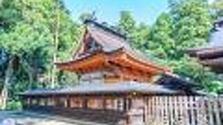 「八幡宮本殿」は重要文化財です