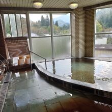 こちらは左側浴場の内湯。