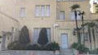 異国チックなレトロ建築です