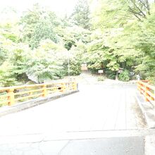 通りの橋