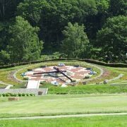 丘陵を活かした広い公園