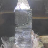 いさぜんの湯　炭酸泉（右）と鉄鉱泉（左）