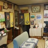 館内に溢れるタテジマグッズ