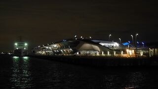 要塞みたいな形をしている。