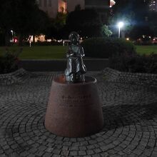 暗闇のなかに…