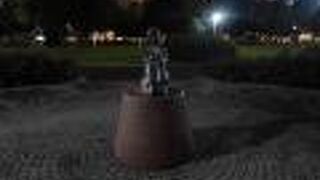 横浜駅のより大きい。