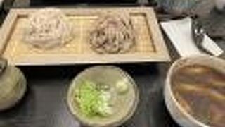 人気そば屋さんのつけそば