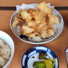 じゃこの炊き込みご飯とともに