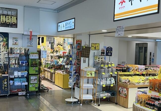 空港で一番大きい売店