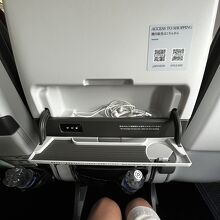 タブレットようの台とスペース意外と広かった