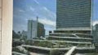 竹芝桟橋の東海汽船の提携駐車場になっています。