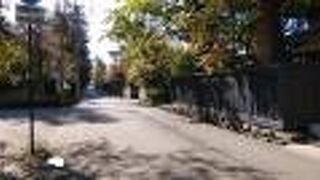 黒塀が続く武家屋敷通り