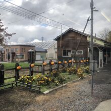 途中の秩父別駅にはハロウィンの南瓜ディスプレイ