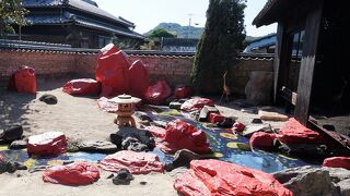 独特の世界観に魅せられる