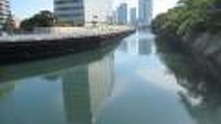 浜離宮恩賜庭園沿いに残っています