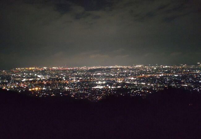 展望台があり夜景も楽しめます