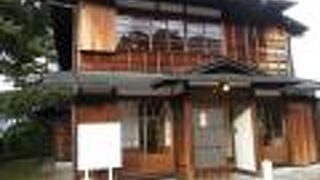 懐かしい昔の日本家屋です。