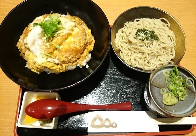 カツ丼セットをいただきました