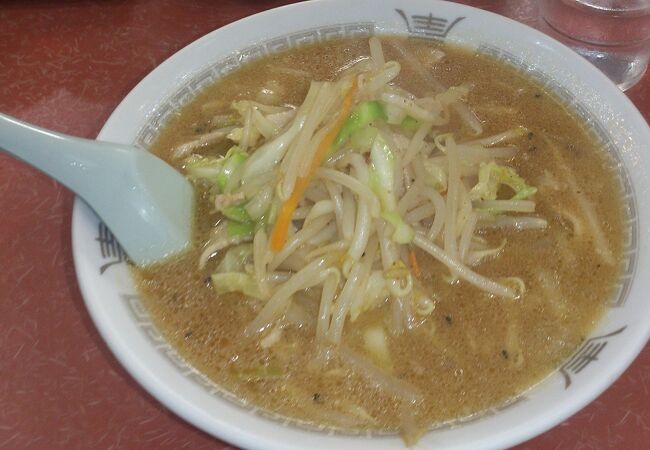 夕食で味噌ラーメンをいただきました