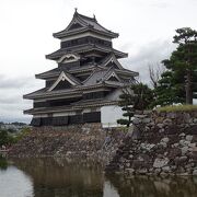 朝ランで訪れました （松本城公園）