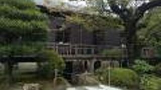 乃木神社と一緒に散策するといいと思います