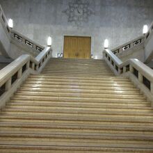 本館の階段