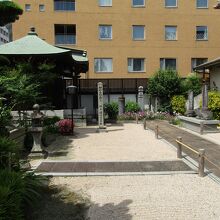 乳峰寺摩利支堂