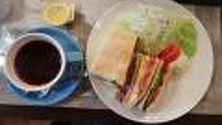 老舗珈琲店のローストビーフサンドイッチ