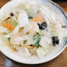 五目塩海鮮あんかけ焼きそば1,100円