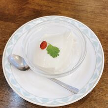 クーポンでのサービス　杏仁豆腐
