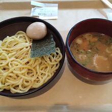 つけめん潤やの魚介醤油豚骨つけ麺