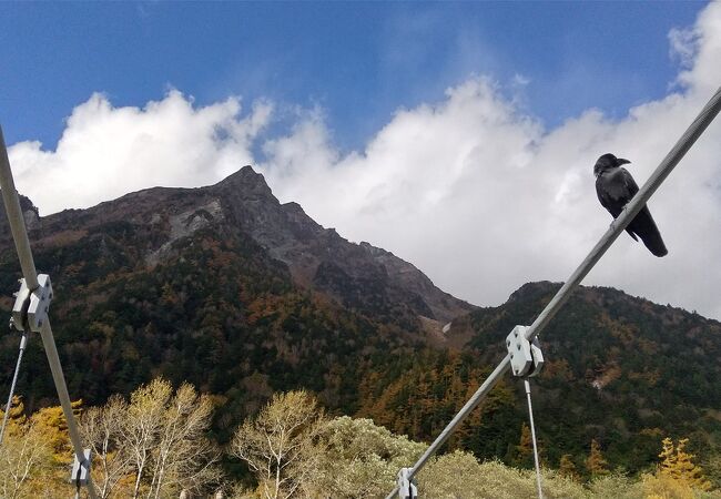 神々しい山の眺め