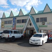 日高幌別駅舎のテナントに鎮座する北海道名物の大衆食堂