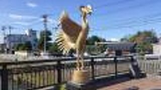 金色の２羽の鳳凰