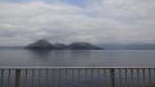 洞爺湖の中にある島です。