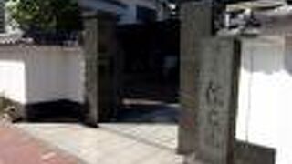 本堂は近世が取れたお堂のようです。