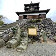 北陸唯一の現存天守