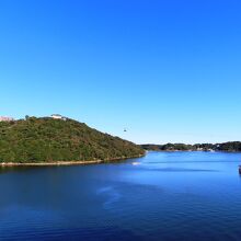 客室からは穏やかな浜名湖を見ることができます。