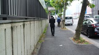 波除神社の前の通り。