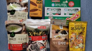 海苔やお菓子など韓国土産がココだけで揃います