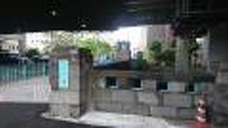 白山通りが日本橋川を渡る時の橋