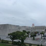 沖縄県立博物館美術館