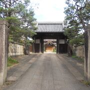 新寺五丁目にある浄土宗寺院