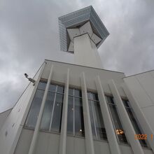 真下からのタワー