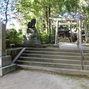 二つの神社が隣り合わせに並んでいるのが珍しかった