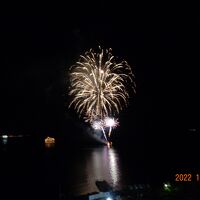 21時少し前に湖で花火が上がりました。（10分位見れました）