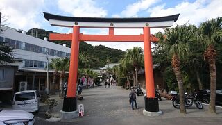 日向灘に面した断崖に鎮座している神社