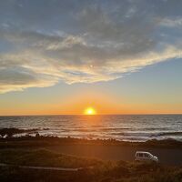 近くの海岸からの夕日