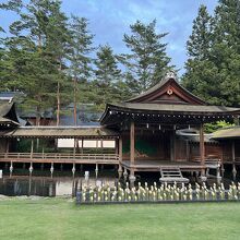 神社の能楽殿